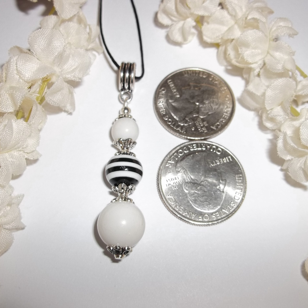 Black & White Stripe Necklace Handmade NWT 4999 - Picture 8 of 8